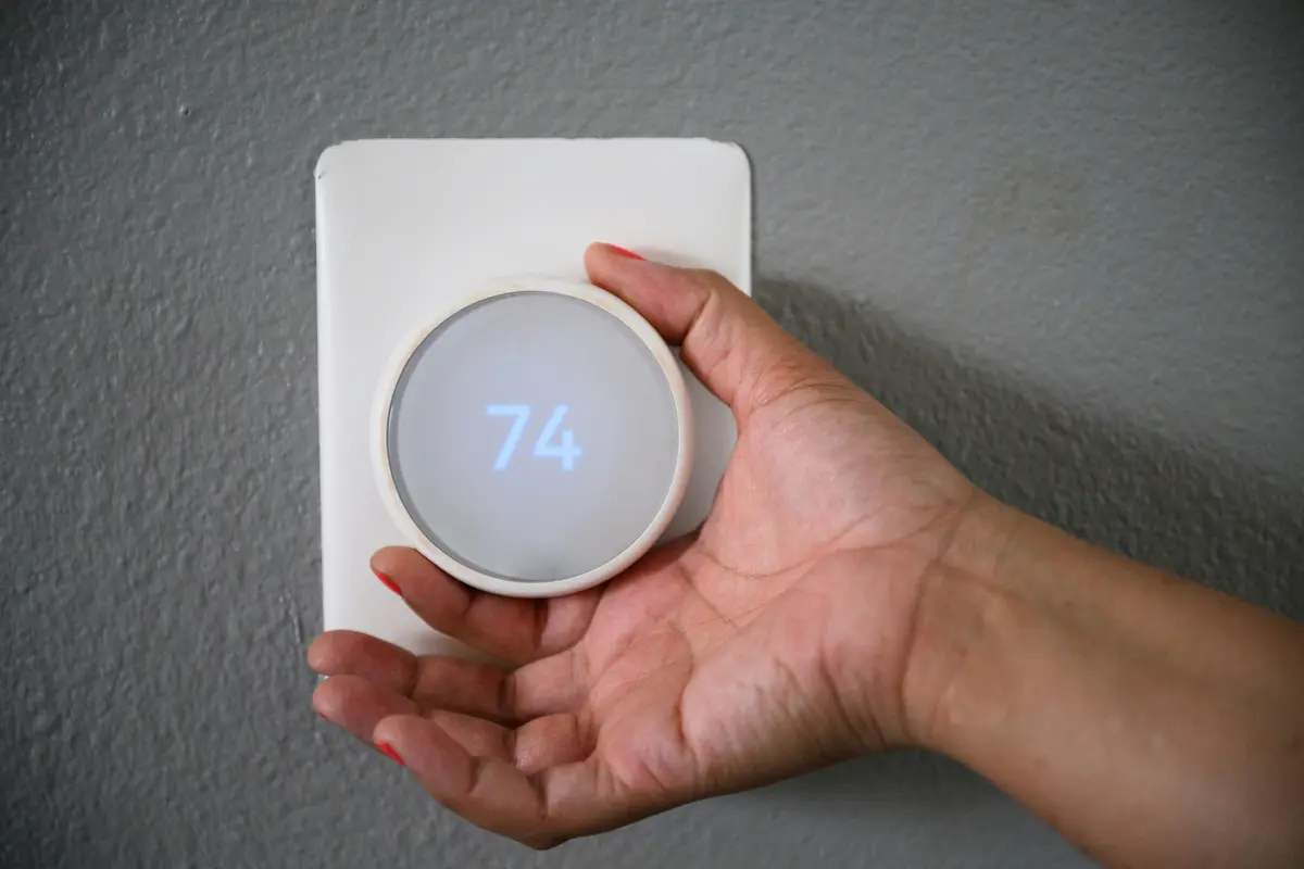 Zone thermostat in Las Vegas office building
